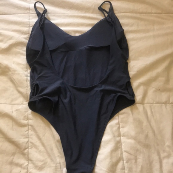 One piece swimsuit | deep back | high cut leg - Picture 4 of 5